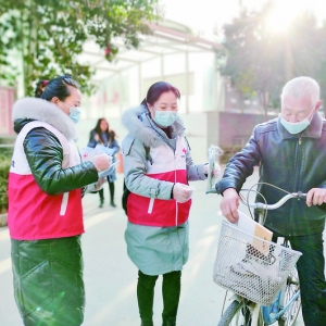 运城市红十字会志愿者街头宣传防疫知识