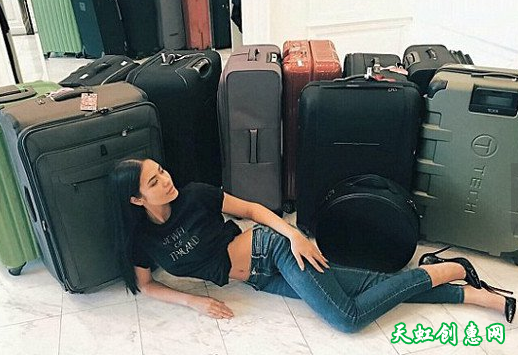 够拼！泰国环球小姐带17个行李箱参加选美大赛
