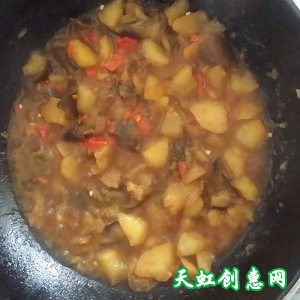 东北菜土豆炖茄子