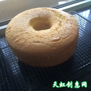 10寸草莓鲜果裸蛋糕怎么做