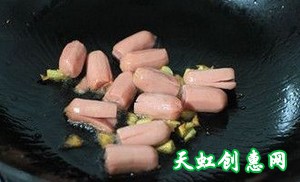 蒜香西兰花炒脆皮肠怎么做