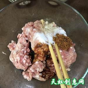 西红柿鸡蛋猪肉馅儿饺子怎么做