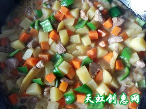 土豆胡萝卜炒肉丁怎么做