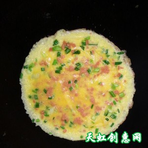 火腿肠葱花鸡蛋饼怎么做