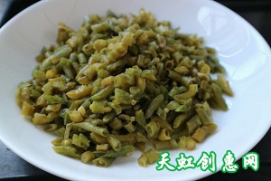 酸豆角炒鸡丁怎么做