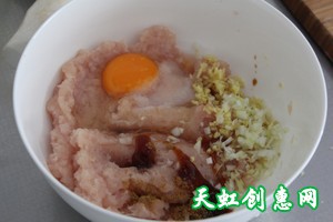 超鲜菌菇鸡肉大馄饨怎么做