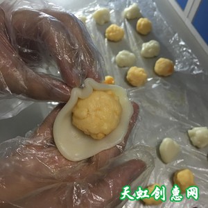 流心奶黄冰皮月饼怎么做