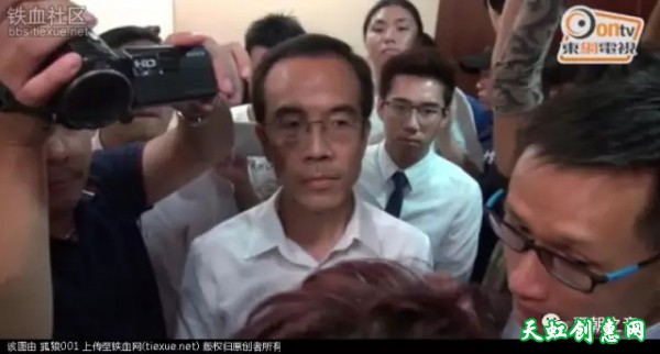 香港社会特别是高校中何时可以有共产党共青团组织？