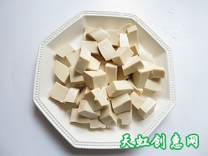 咸蛋黄虾仁豆腐怎么做