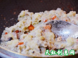 蛋包杂锦土豆泥怎么做