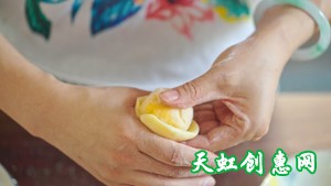 流心奶黄月饼怎么做