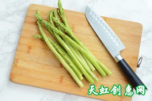 腰果芦笋炒草菇怎么做