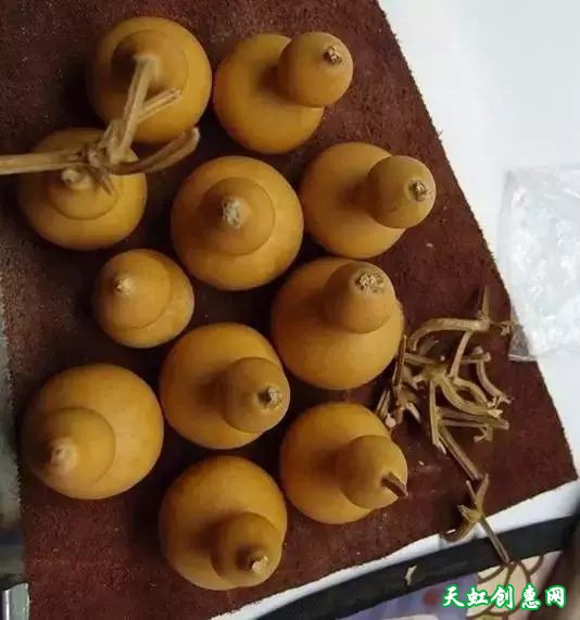 废料拼凑出来的工艺作品