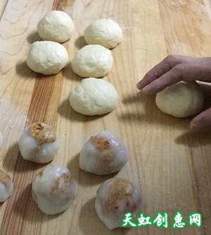 私家厨房|麻薯蛋黄肉松小面包怎么做