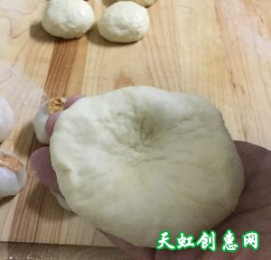 私家厨房|麻薯蛋黄肉松小面包怎么做