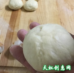 私家厨房|麻薯蛋黄肉松小面包怎么做