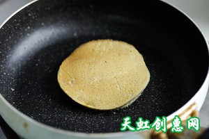 私家厨房|奶香坚果味牛油果香蕉松饼怎么做