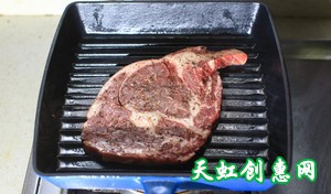 肉眼牛排佐香煎桃子沙拉怎么做