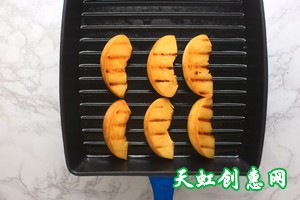 肉眼牛排佐香煎桃子沙拉怎么做