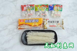 什锦丸子鸡汤米线的做法，什锦丸子鸡汤米线怎么做