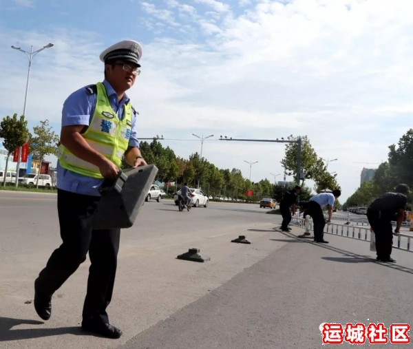 怎么看运城某达广场竟私装隔离栏杆