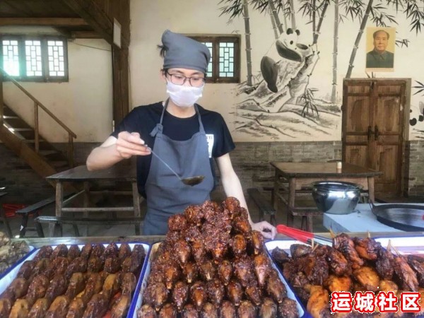 袁家村·运城印象小吃街在五一节假日期间旅游景区开门迎客