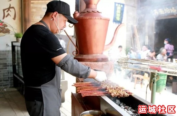 袁家村·运城印象小吃街在五一节假日期间旅游景区开门迎客