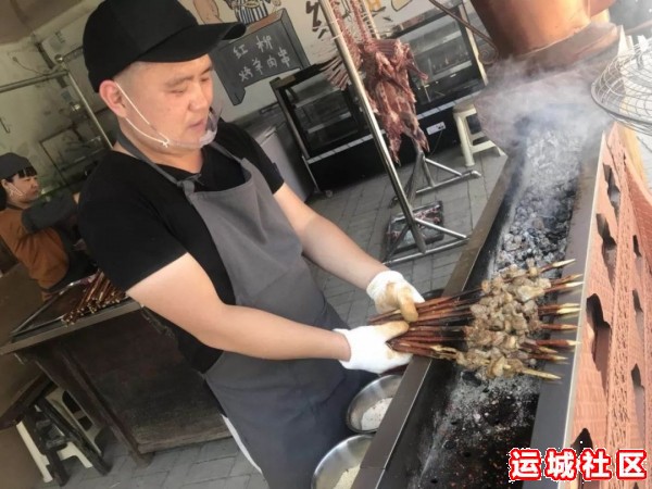 袁家村·运城印象小吃街在五一节假日期间旅游景区开门迎客