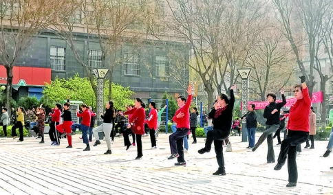 运城市区槐东文化苑跳起南北各地的特色广场舞