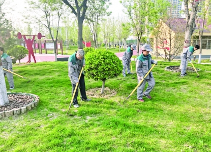 运城市体育公园进行春季环境卫生大扫除和除草