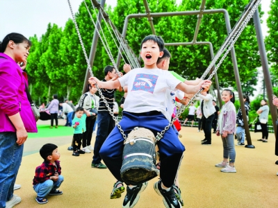 运城市区禹都公园游乐场成了孩子们玩乐的好去处