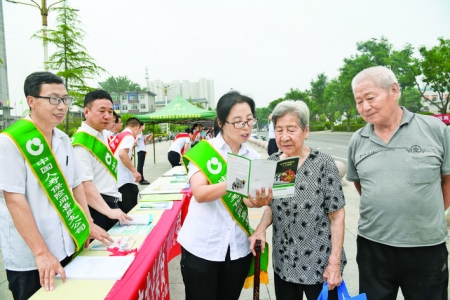 闻喜县多种形式向群众宣传防范非法集资相关知识