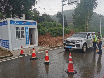 暴雨袭来，运城不怕，民警在！