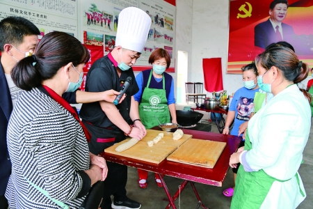 运城清泉职业培训学校近期培训了50名烹饪营养学、家常菜制作学员