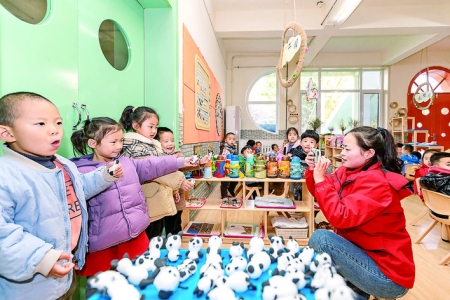 盐湖区实验幼儿园剪纸、面塑、青花瓷、蒲剧等非遗项目教学常态化