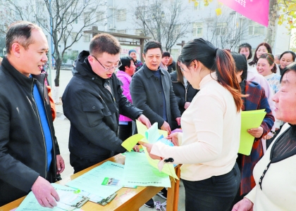 垣曲县专场招聘会帮扶易地扶贫搬迁人员就业