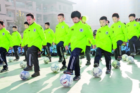 后稷小学举办“奔跑吧！少年”校园体育节