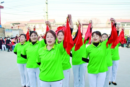 闻喜县老年人体育协会文艺节目宣讲党的十九届六中全会精神