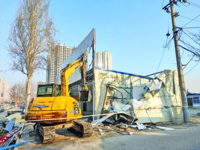 运城市解放北路14间临街房屋违法建筑被拆除